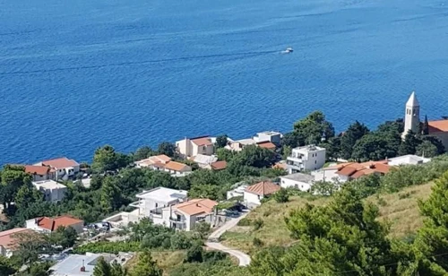 Terreno urbano 1076 m², Brela, Croácia