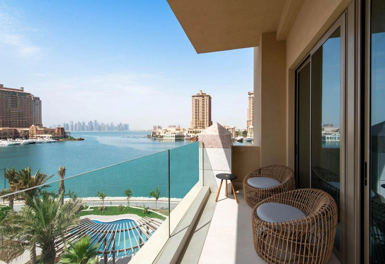 Complex of furnished townhouses on the seafront with a hotel and swimming pools, Doha, Qatar