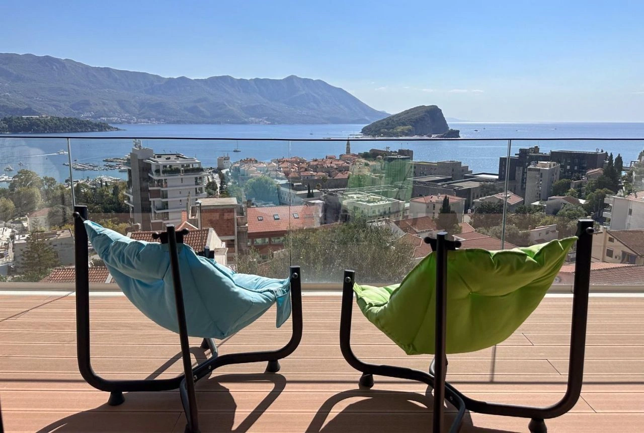 Budva'da 220 m2 lüks penthouse