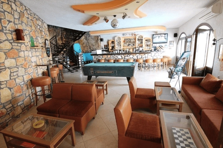 Hotel on Crete 1400 m2