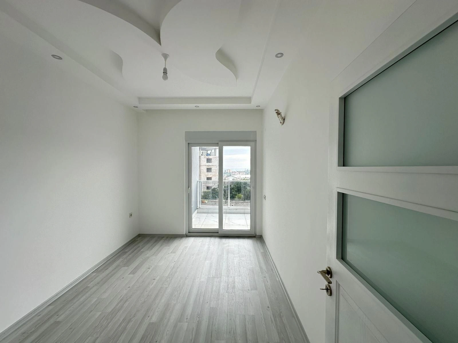 Appartement 2+1 avec vue sur la montagne dans le quartier d'Oba à Alanya