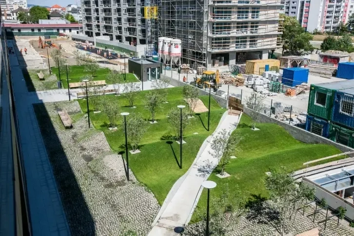 ब्रातिस्लावा, स्लोवाकिया — शहर केंद्र के पास पार्क के निकट अपार्टमेंट