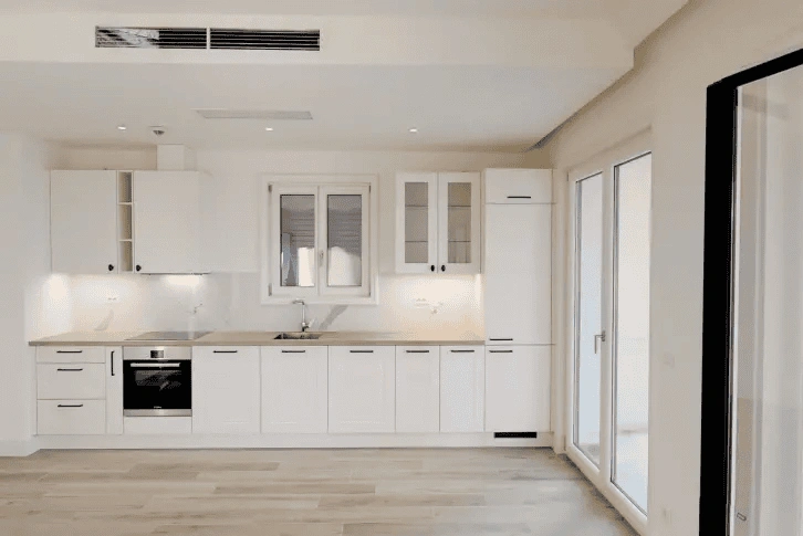 Spacious apartment 2+1 in Lustica