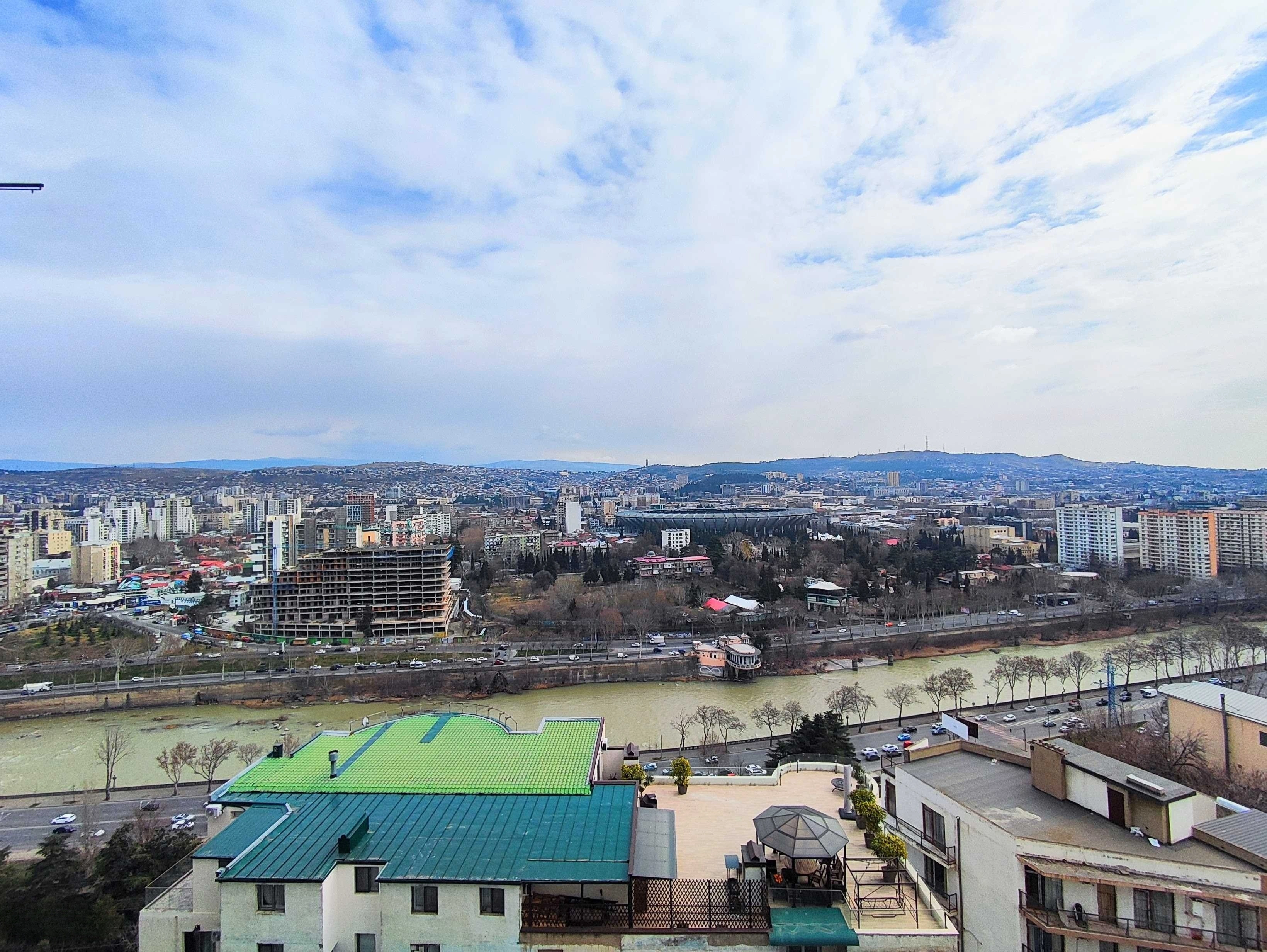 117 m2 का 3-कमरा अपार्टमेंट