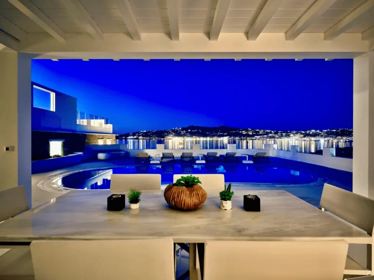 Deniz kenarında Yunanistan'da villalar