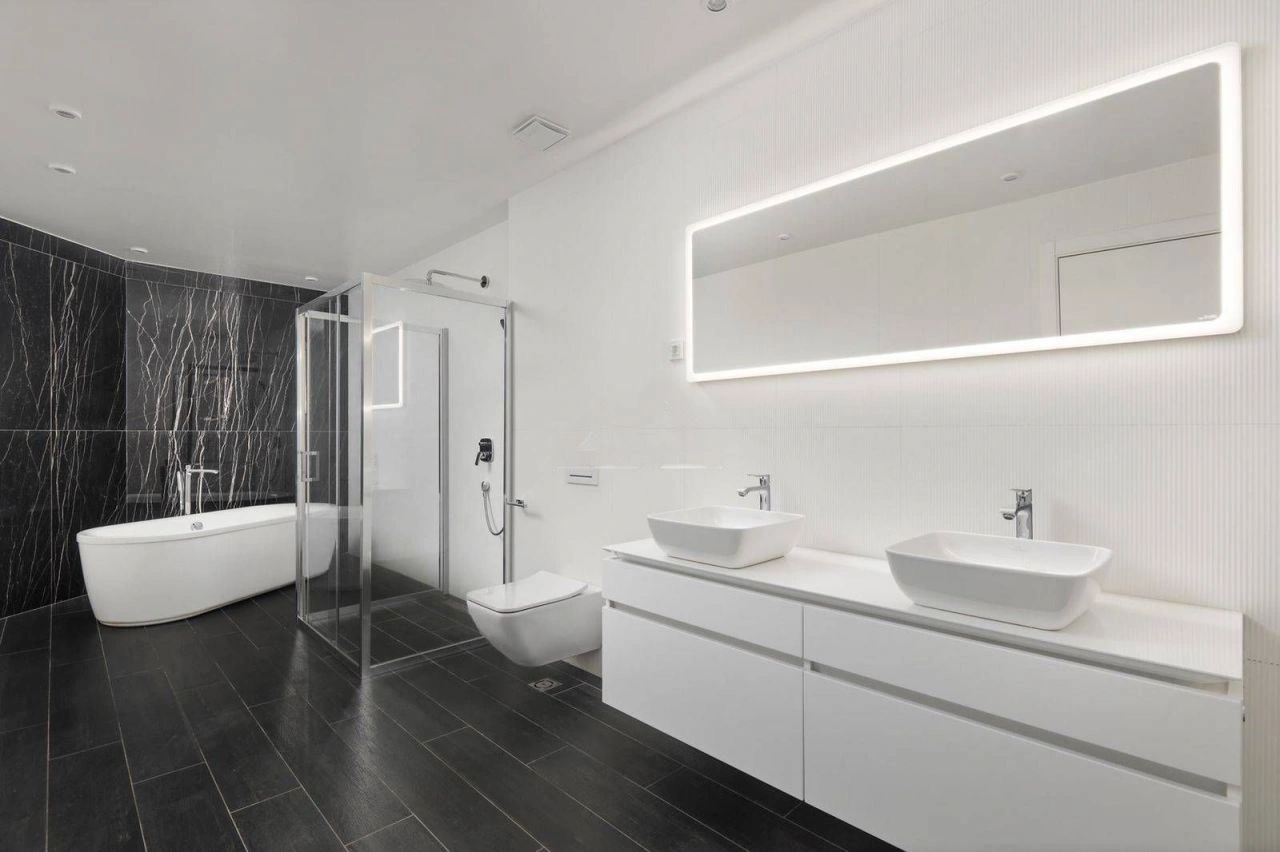 Luxury villa 479 m2 in Prcanj