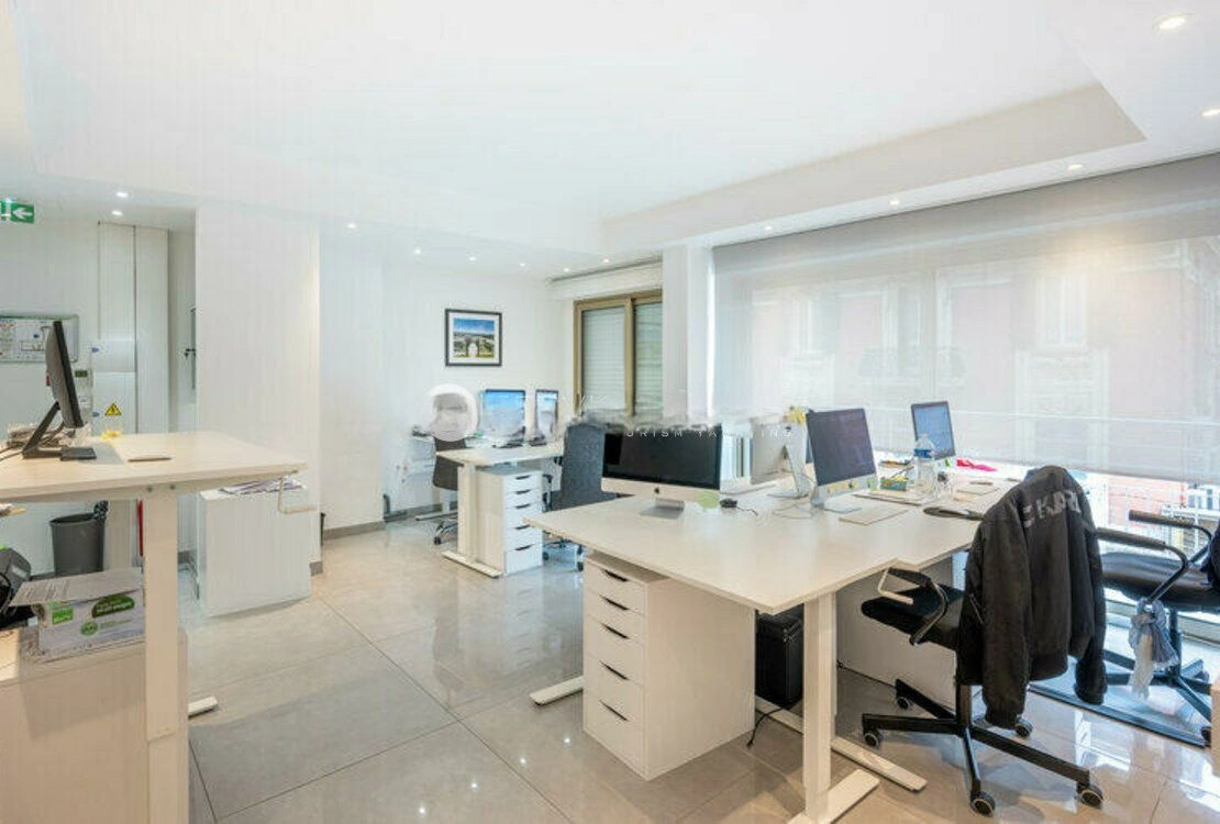 Apartment 95 m2 in the Condamine area