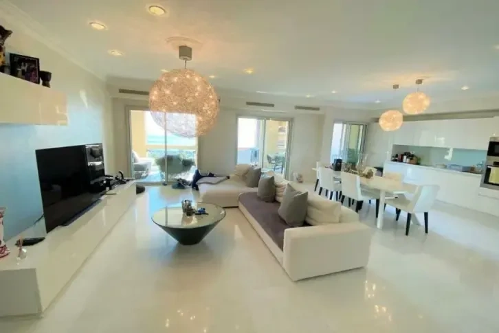 Appartement 2+1 après rénovation à Monaco