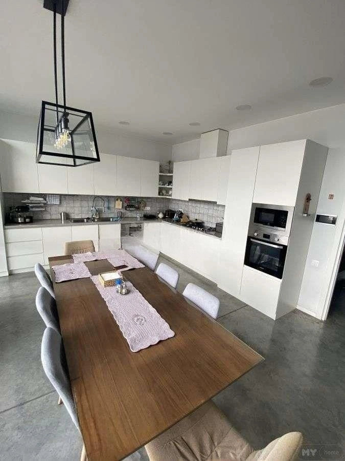 Tsknetskoye公路旁的豪华loft风格住宅