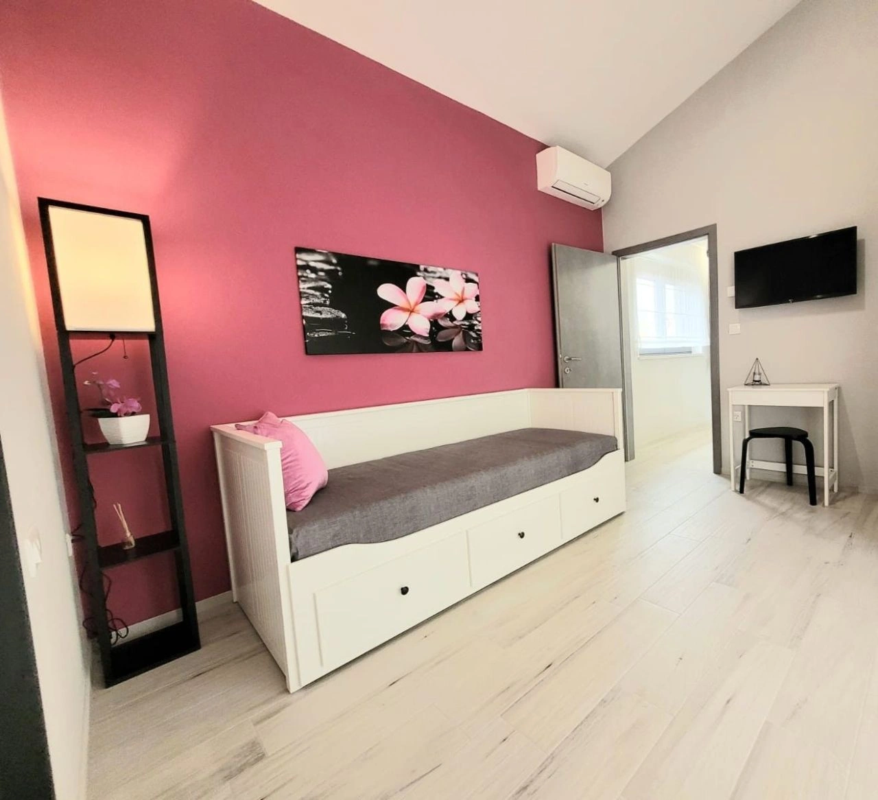 ویلای مدرن با استخر در فیلیپانا