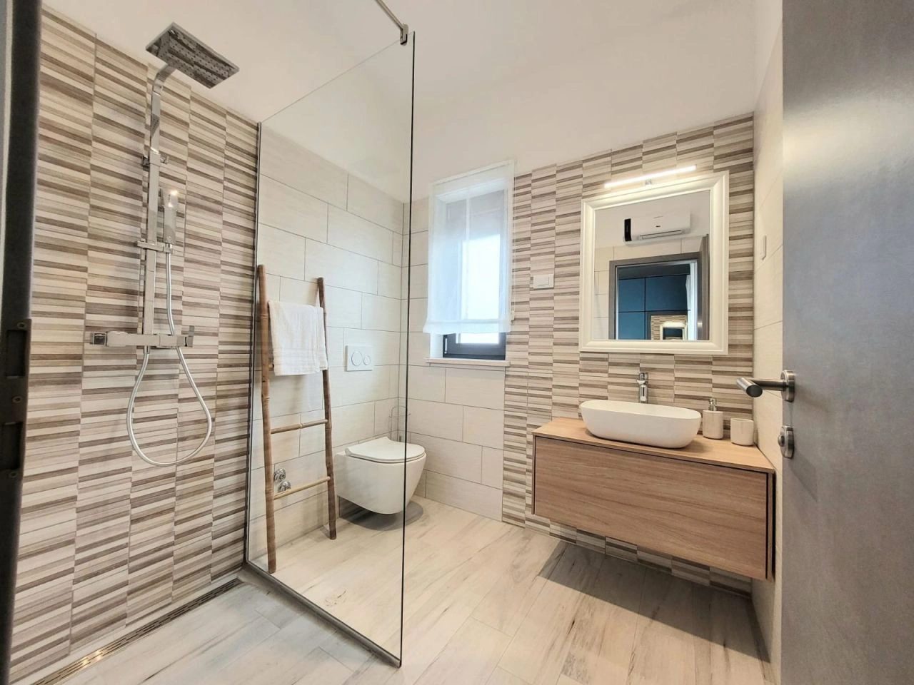 ویلای مدرن با استخر در فیلیپانا