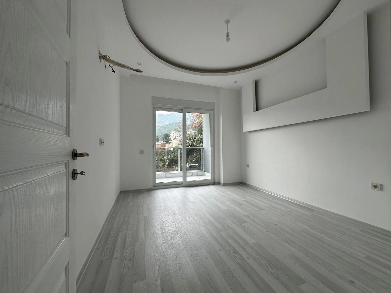 Appartement 2+1 avec vue sur la montagne dans le quartier d'Oba à Alanya