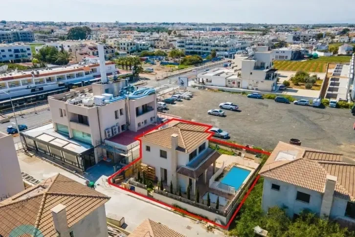 3 Bedroom Villa in Paralimni Tourist Complex