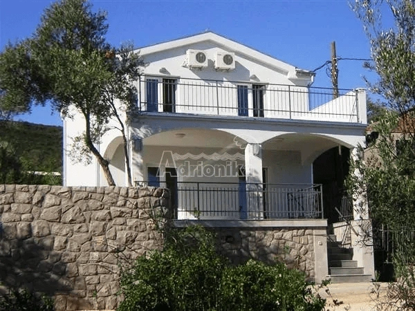 Villa 2+1 with swimming pool and terraces in Lustica, Montenegro