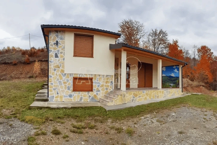 Новый дом 101 м2 с видом на реку в Колащине