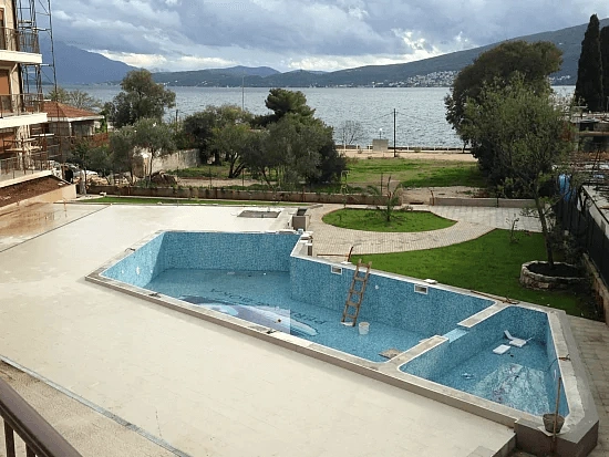 Lussuoso trilocale a Baosici, Montenegro