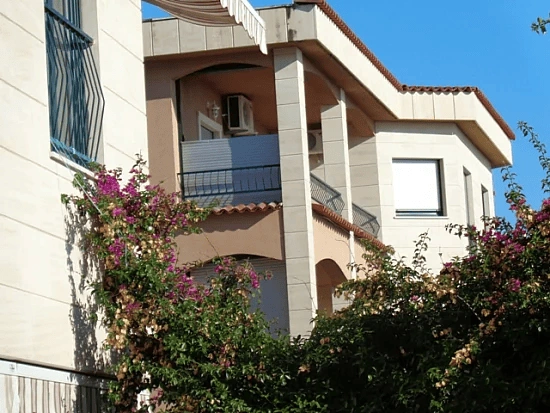 شقة 95 م2 بالقرب من البحر في زنجيس