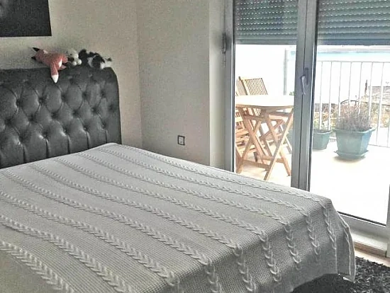 Просторная квартира 76 м2 в комплексе с бассейном в Которе