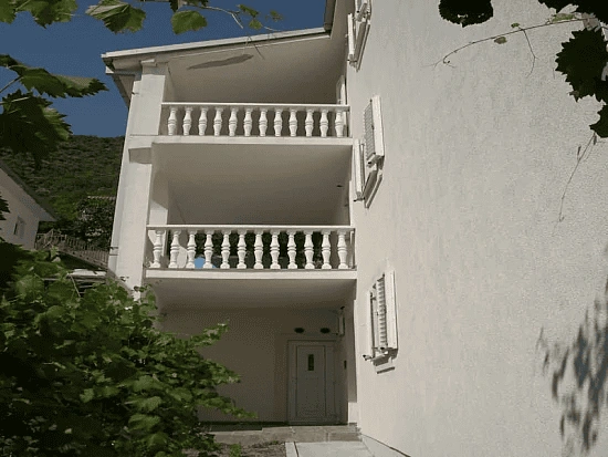 Magnifique villa de 380 m2 dans la baie de Kotor