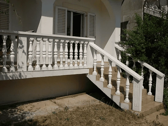 Magnifique villa de 380 m2 dans la baie de Kotor