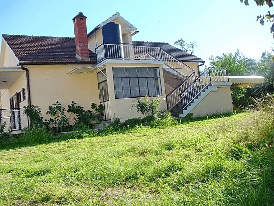 Villa 100 m2 on the second line from the sea in Baosici