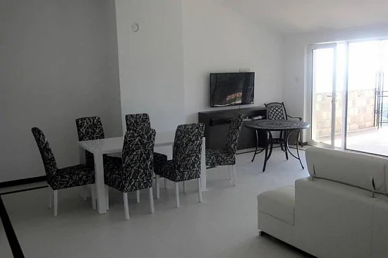 شقة بمساحة 120 م2 في زانيك على شبه جزيرة لوسيتسا