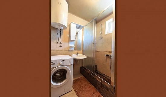 Apartamento 2+1 en la zona de Skaljari, Kotor, Montenegro