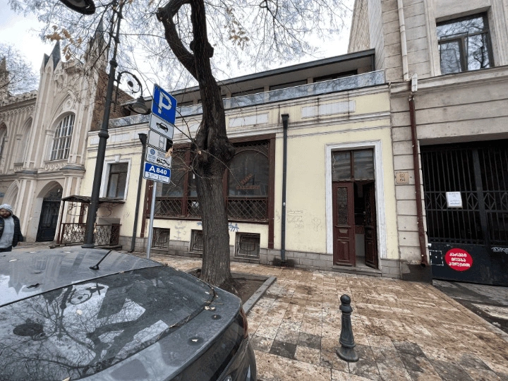 Universal commercial space with an area of 508 m2