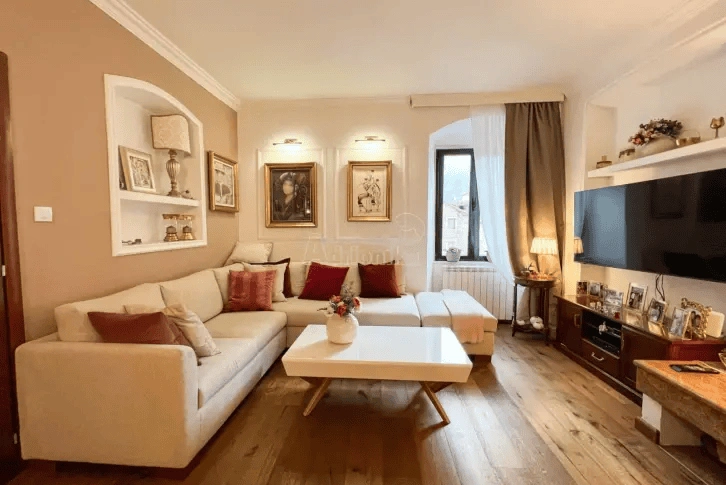 شقة رائعة بمساحة 94 م² في البلدة القديمة بكوتور