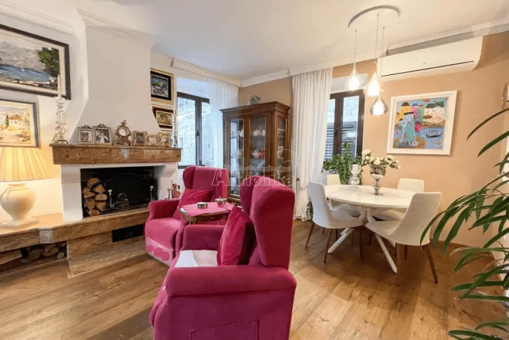 شقة رائعة بمساحة 94 م² في البلدة القديمة بكوتور