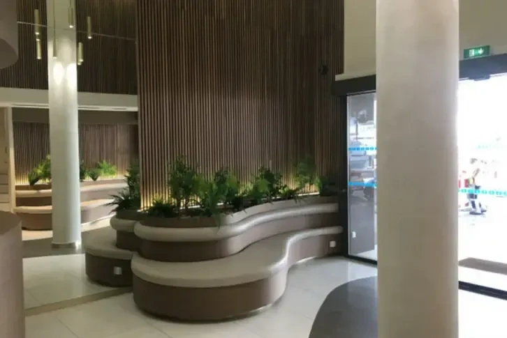 شقة رخيصة للتجديد على الخط الأول من البحر، موناكو