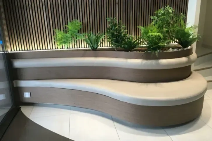 شقة رخيصة للتجديد على الخط الأول من البحر، موناكو