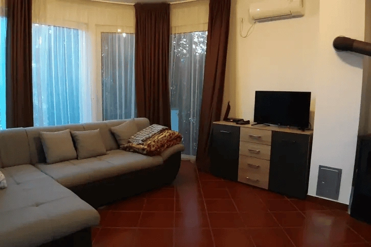 فيلا 170 م2 في بوسيتشي مع نوافذ بانورامية