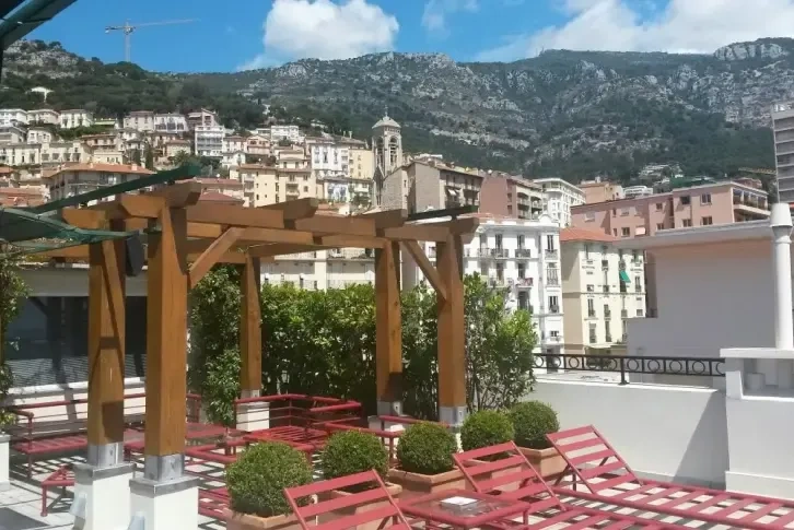 Duplex-Penthouse mit 300 m2 in der Villa San Carlo, Monaco