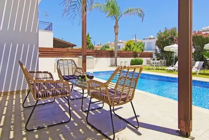 Küstenvilla 125 m2 am Strand in Agia Thekla