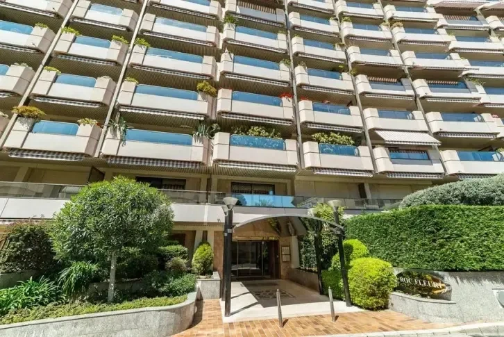 Apartment 185 m2 with sea view, near beaches, Monaco