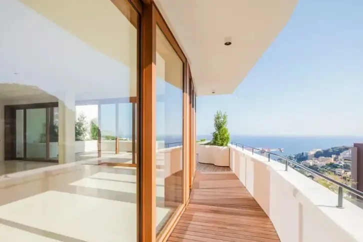 شقة عصرية مع إطلالات بانورامية على البحر والمدينة بسعر 13900000 € في موناكو ✅ VelesClub Int.