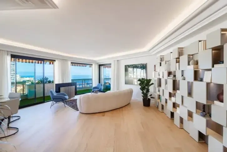 Apartment of 225 m2 with sea and port views, Monaco