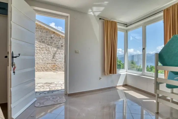 فيلا على الطراز العتيق بمساحة 176 م2 في لستيتسا