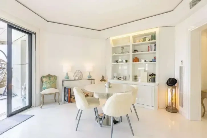 Апартаменты площадью 256 м2 с подвалом и парковкой, Монако