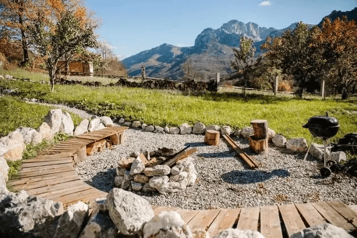Mountain chalet 2+1 near the river in Kolasin