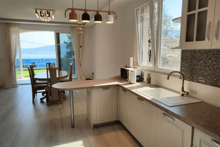 فيلا رائعة 300 م2 مع إطلالات على البحر في باوسيكي