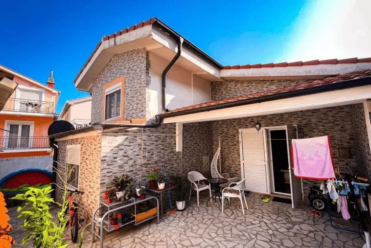 Magnificent house 2+1 in Baosici near the sea