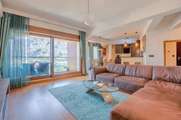Apartamento de luxo de 78 m2 com vista panorâmica para o mar em Kotor