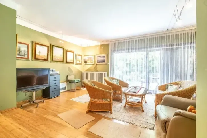 Amplia villa con terraza en una zona exclusiva de Zagreb - 750.000 €