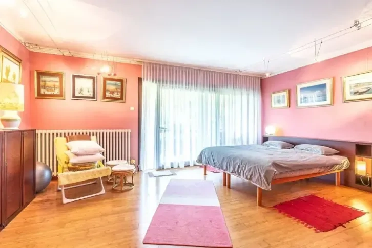 Amplia villa con terraza en una zona exclusiva de Zagreb - 750.000 €