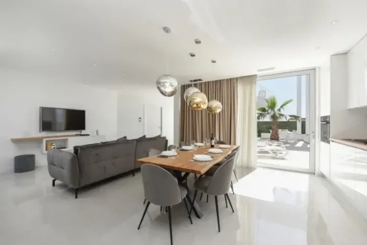 Villa meublée 200 m2 dans un endroit calme Debeljak, Dalmatie du Nord