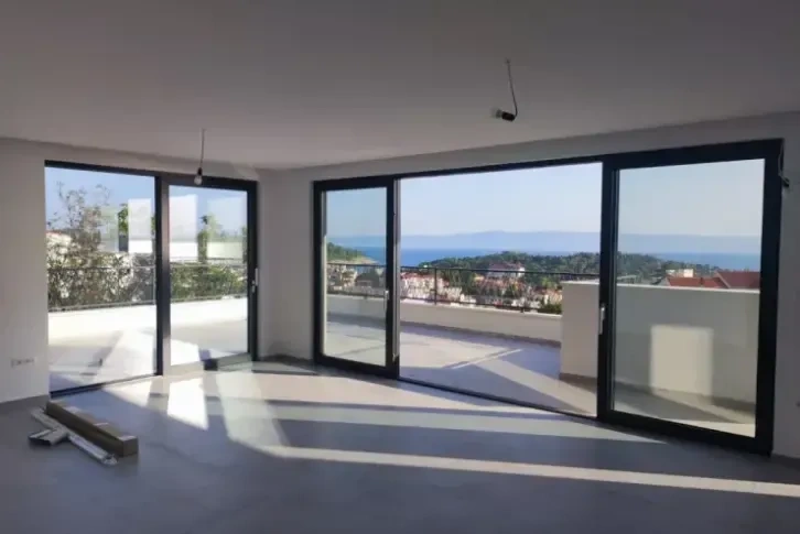 Comfortable penthouse 121 m2 with panoramic view in Dalmatia