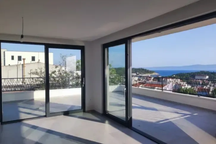 Comfortable penthouse 121 m2 with panoramic view in Dalmatia