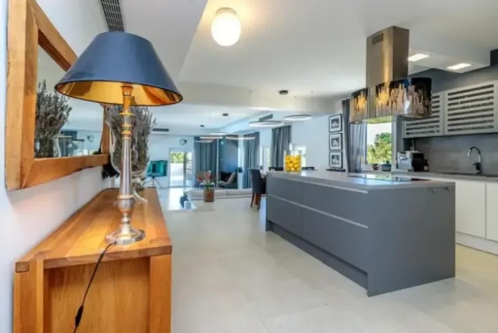 Villa with sea view in Kanfanar, Istria